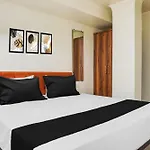 Hotel O Sarovar