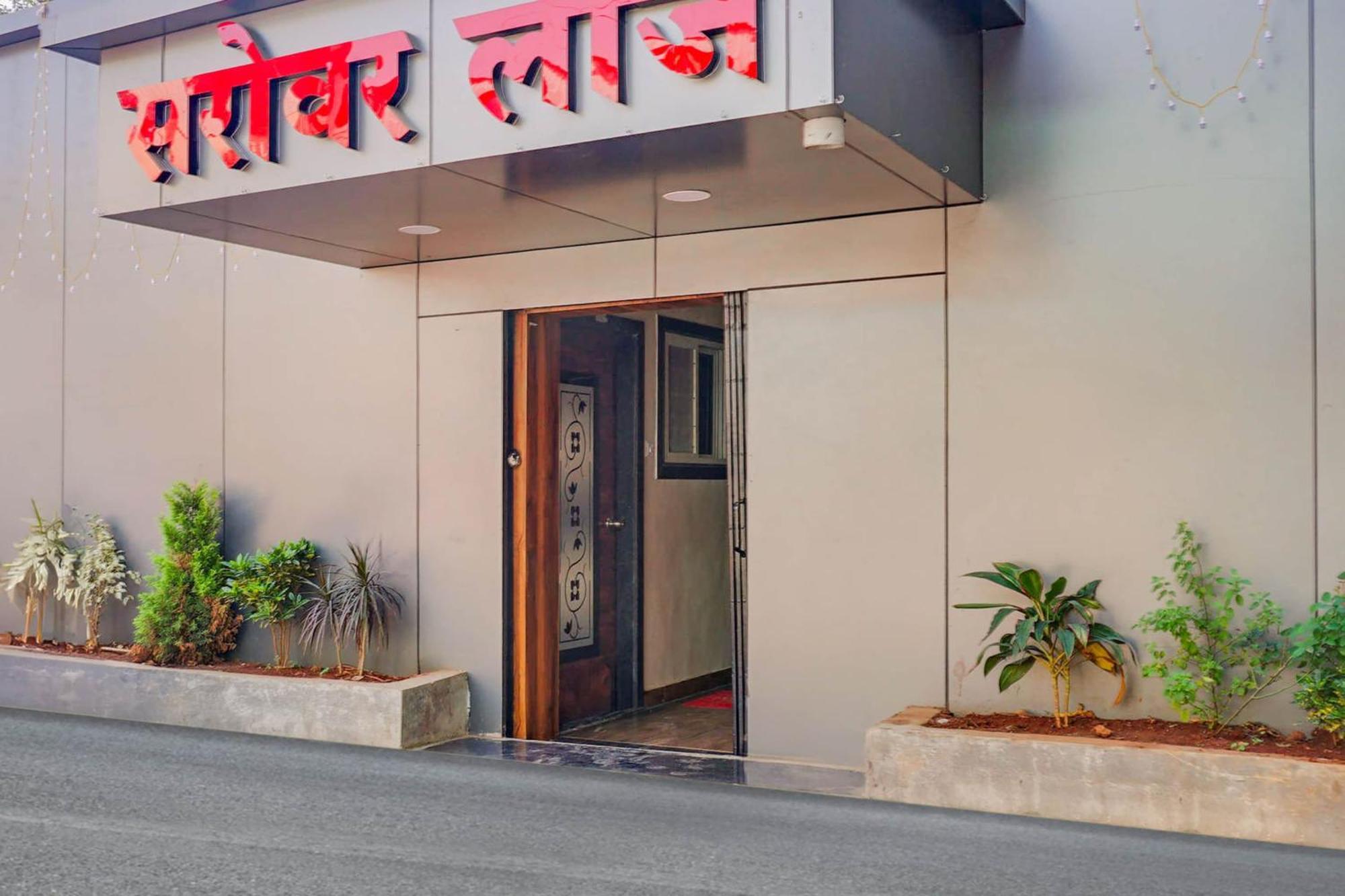 Hotel O Sarovar 3*